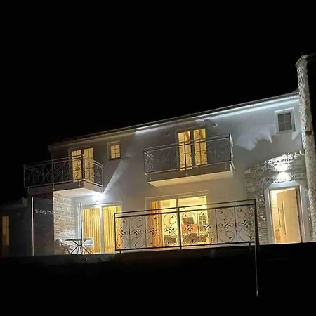 Luxury Leopold Villa *