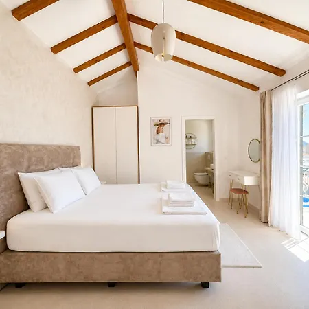 Luxury Leopold Villa