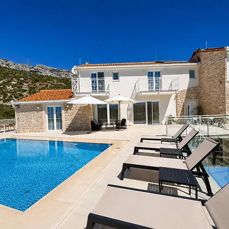 Luxury Leopold Villa *