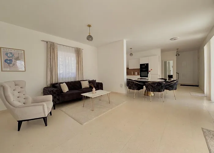 Luxury Leopold Villa